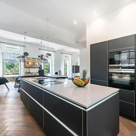 Centre Maison Bourgeoise וילה *